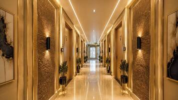Tek Büyük Yataklı Oda, Balkon, Okyanus Manzaralı | Oturma alanı | Bilgisayar monitörü, yazıcı
