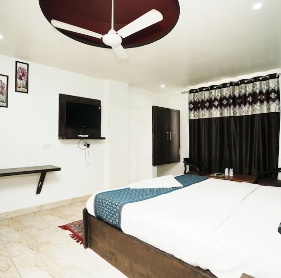 Double Room, Balcony, Ocean View | In-room safe, desk, iron/ironing board (on request), WiFi (free)