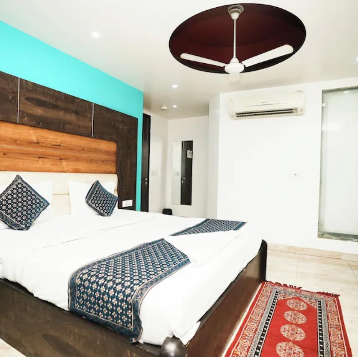 Double Room, Balcony, Ocean View | In-room safe, desk, iron/ironing board (on request), WiFi (free)