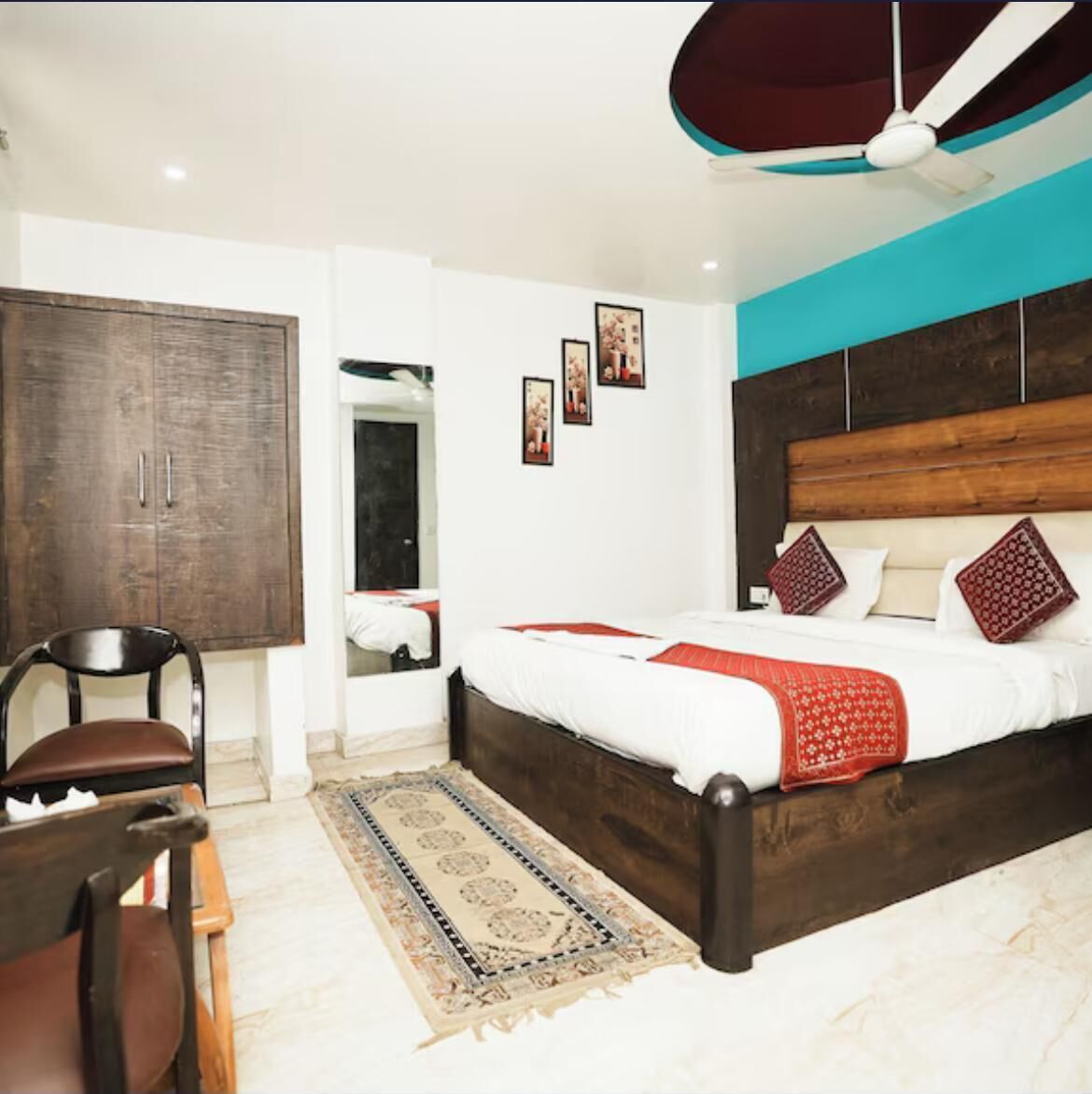 Double Room, Balcony, Ocean View | In-room safe, desk, iron/ironing board (on request), WiFi (free)