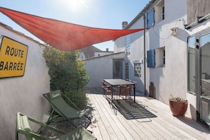 Outdoor dining - Charming House Sleeping 8–9 People - Île de Ré - Saint-Clément-des-Baleines (Saint-Clément-des-Baleines)