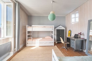 Iron/ironing board, WiFi, bed sheets - Charming House Sleeping 8–9 People - Île de Ré - Saint-Clément-des-Baleines (Saint-Clément-des-Baleines)