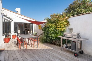 Outdoor dining - Charming House Sleeping 8–9 People - Île de Ré - Saint-Clément-des-Baleines (Saint-Clément-des-Baleines)