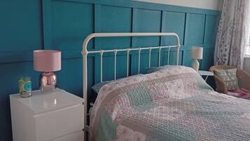 WiFi, bed sheets