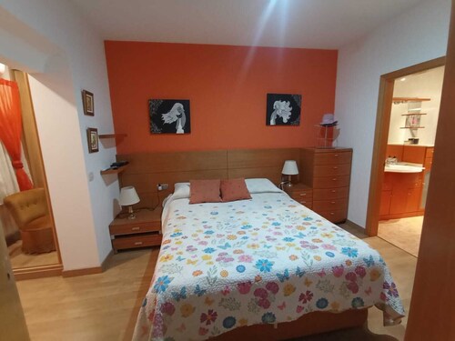 Country House with a Private Pool, 10 Minutes from Cuenca, for Groups ⭐