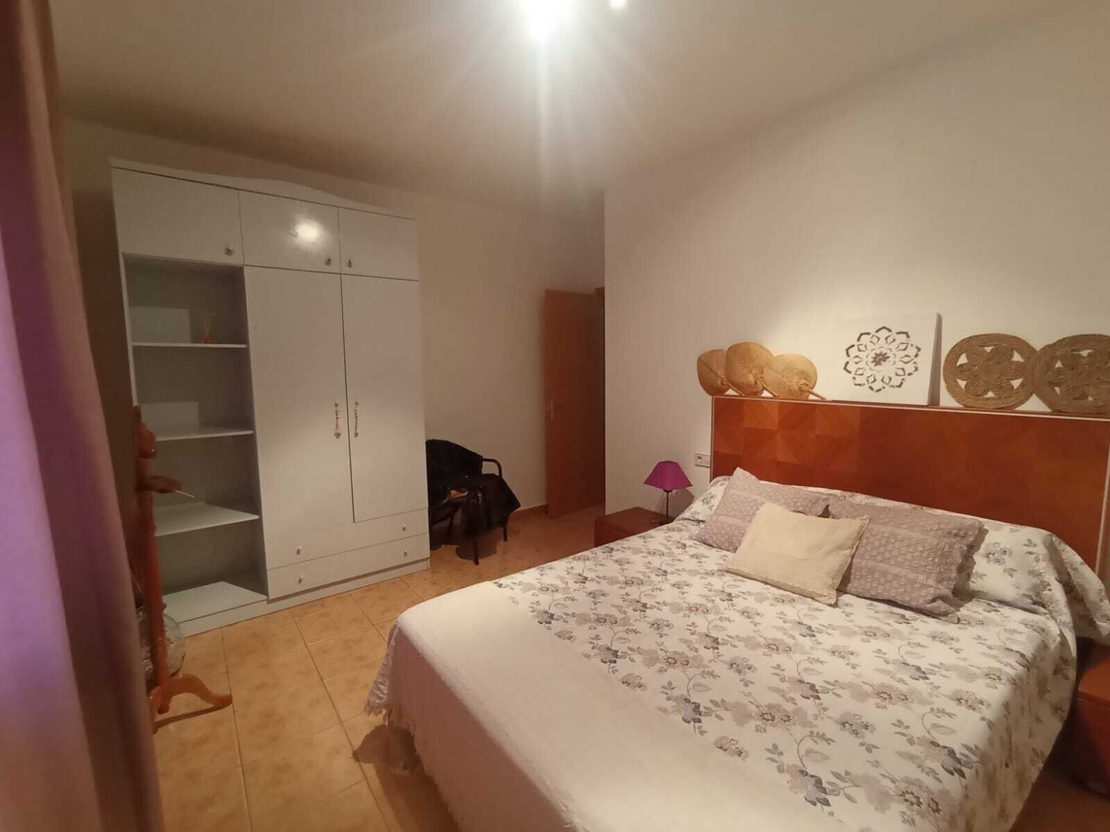 5 chambres, fer et planche à repasser, draps fournis
