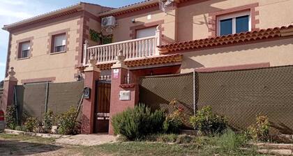 Country House with a Private Pool, 10 Minutes from Cuenca, for Groups ⭐
