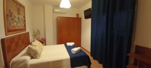 Room - Vrbo Property (Villar de Olalla)