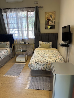 1 bedroom, desk, iron/ironing board, Internet