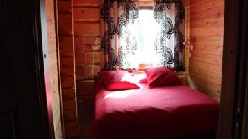 6 makuuhuonetta, silitysrauta/-lauta, vauvan matkasänky