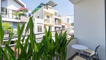 Luxury Studio, City View | Outdoor dining