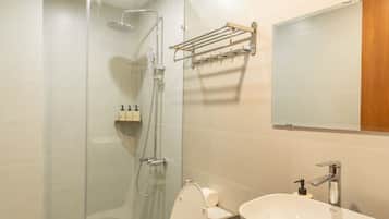 Deluxe Studio | Bathroom | Shower, hair dryer, towels, soap