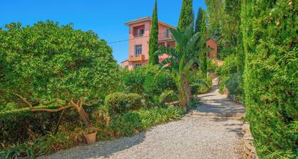 Villa Arcadia: Sleeps 14, 5x11 Pool, Ocean View, Near the Beach, Petanque, Ping-Pong