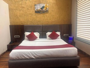 Chambre Double Deluxe, vue ville | Bureau, Wi-Fi gratuit