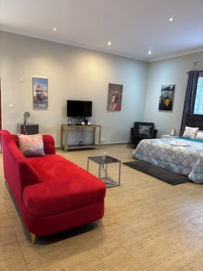 1 bedroom, iron/ironing board, WiFi (free), bed sheets