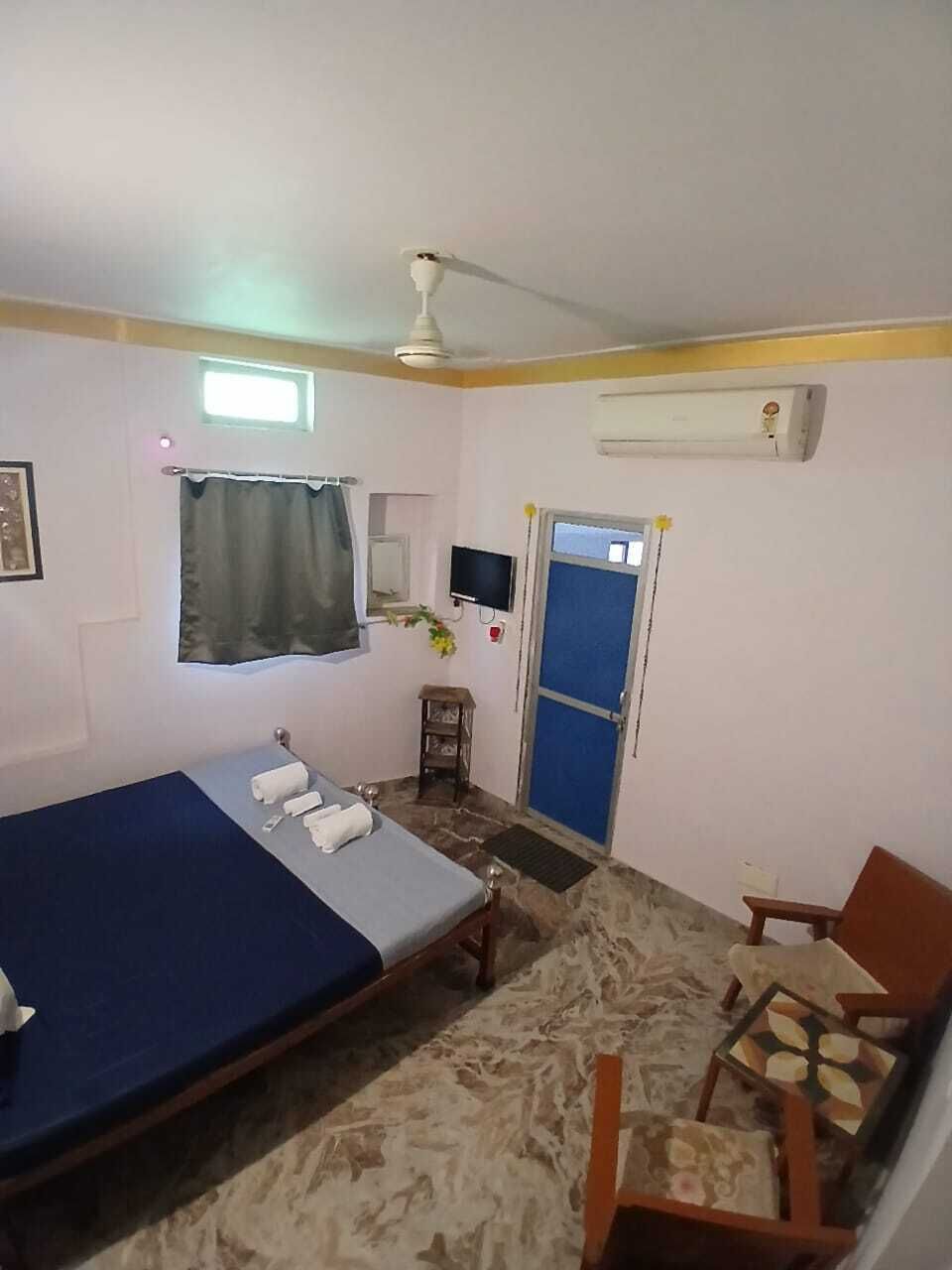 Habitación doble Deluxe, balcón, vista a la montaña | Wifi gratis y ropa de cama 