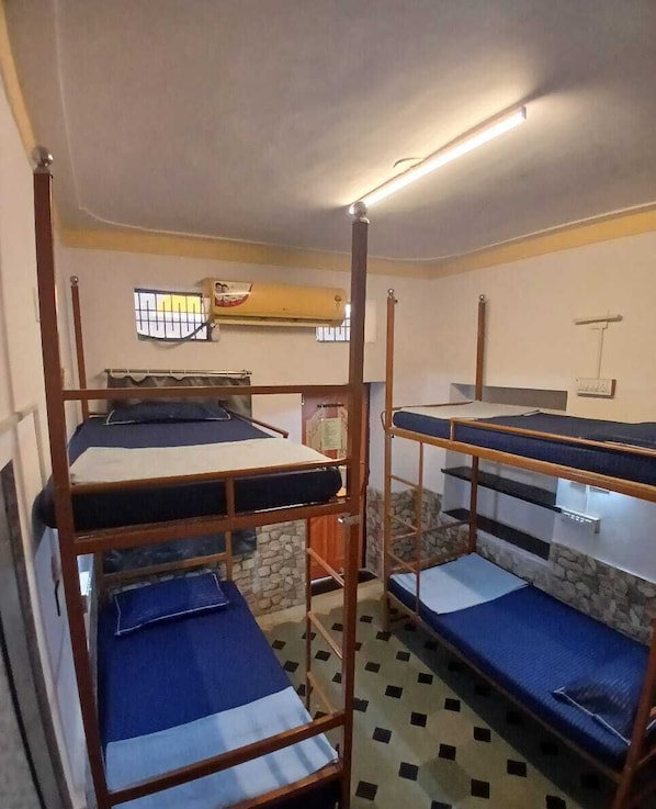  Drom Room