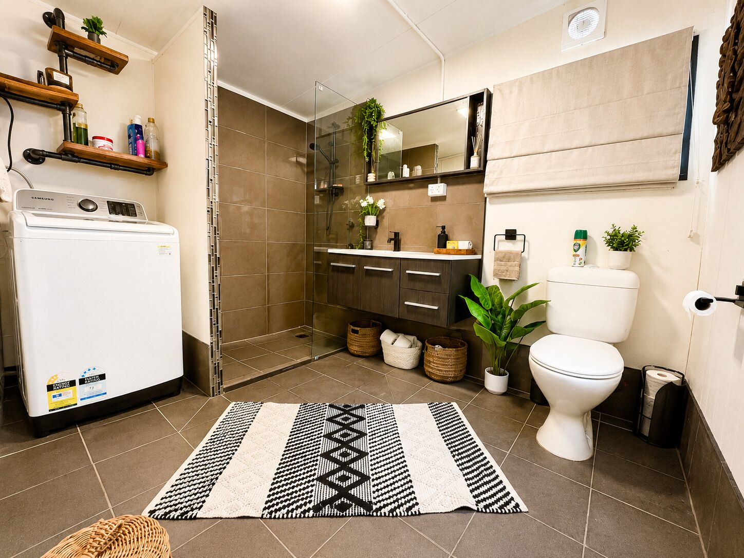 House, 2 Bedrooms, Fireplace | Bathroom