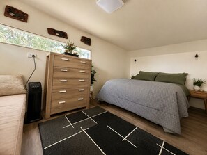 2 bedrooms - Willow Cabin at The Reset Retreat (Charbon)