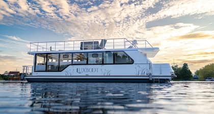 Luxury Houseboat Near Passau