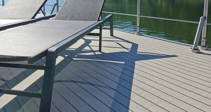 Luxury Houseboat Near Passau
