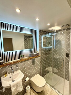Bathroom - Charming retreat in the shadow of Edinburgh Castle (Edinburgh)