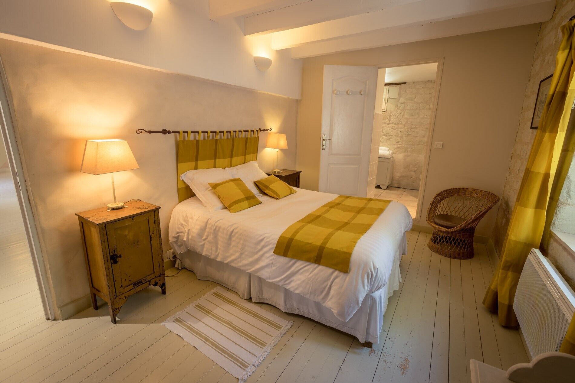 4 dormitorios, tabla de planchar con plancha, wifi y ropa de cama