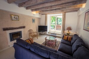 TV, fireplace, DVD player, table tennis