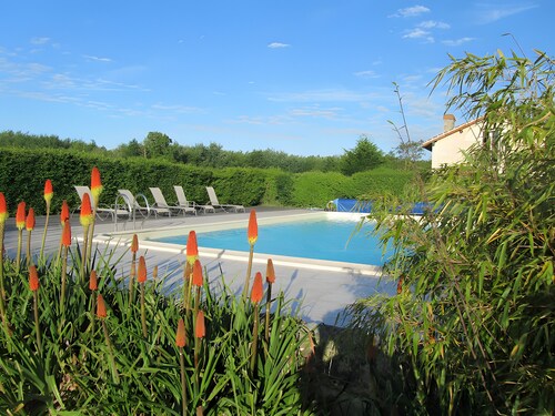 Gîte « L’écurie » avec piscine partagée, terrasse privée et Wi-Fi