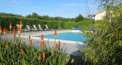Gîte « L’écurie » avec piscine partagée, terrasse privée et Wi-Fi