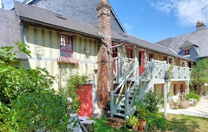House - Beautiful apartment in PONT-L'EVEQUE with WiFi (PONT-L'EVEQUE)