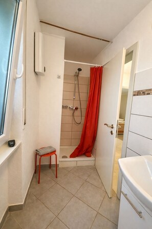 Bathroom - Vrbo Property (Bernkastel-Kues)