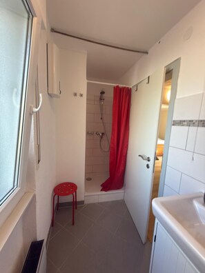 Bathroom - Vrbo Property (Bernkastel-Kues)