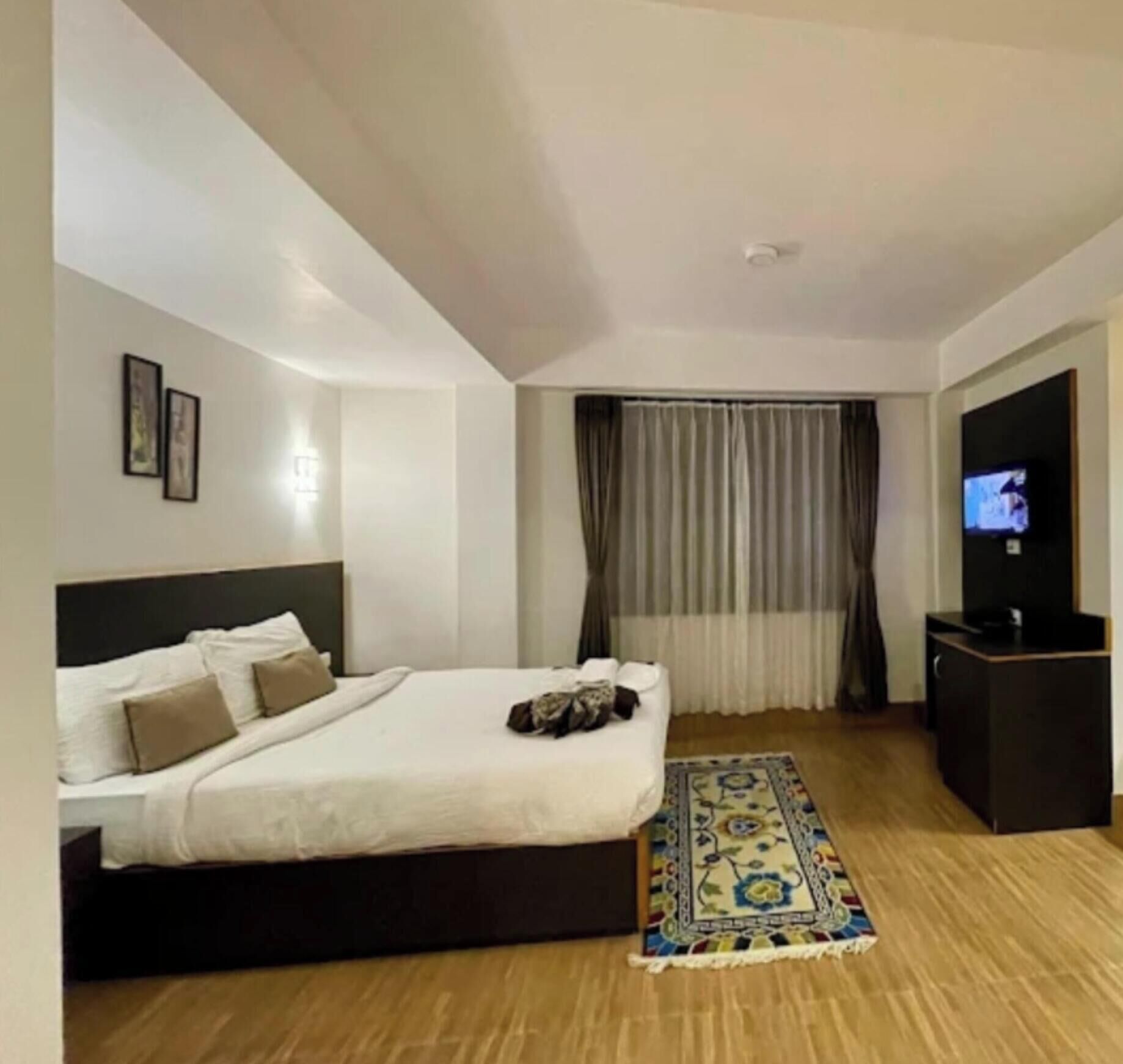 Deluxe-Doppelzimmer, Stadtblick | Schreibtisch, kostenloses WLAN