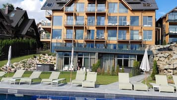 Seasonal outdoor pool