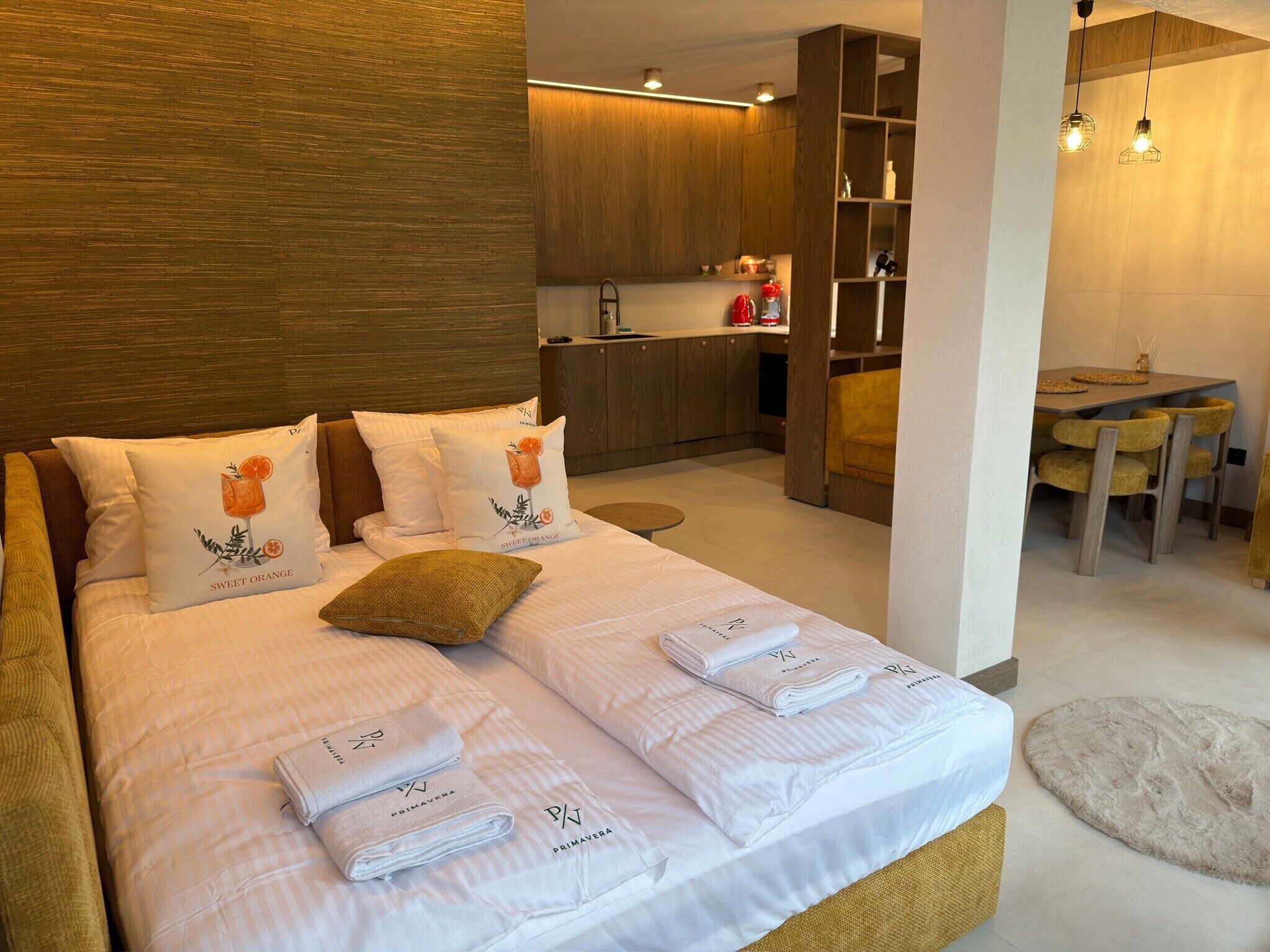 Suite estudio Premium, balcón | Cortinas opacas, tabla de planchar con plancha, wifi gratis