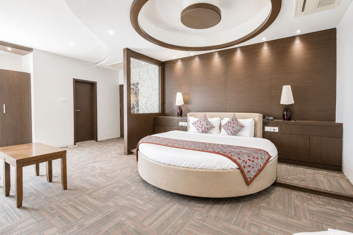 Romantic Honeymoon Suite