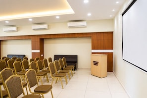 Meeting facility - Viz Park Hotel-Business Hotel GIDC Anand (Anand)