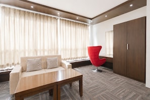 Blackout curtains, iron/ironing board (on request), free WiFi - Viz Park Hotel-Business Hotel GIDC Anand (Anand)
