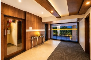 Lobby - Viz Park Hotel-Business Hotel GIDC Anand (Anand)