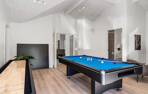 Games room - Lovely home in Hasle with sauna (Hasle)