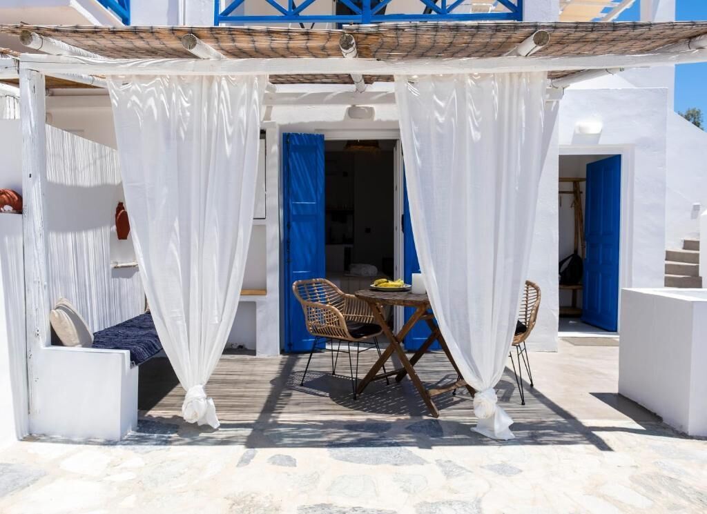 Deluxe Double or Twin Room, Patio, City View | Outdoor dining