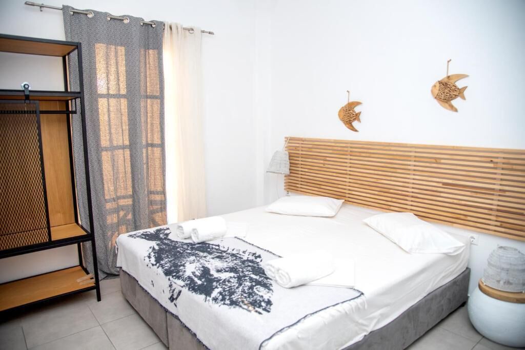 Deluxe-Doppelzimmer, Balkon, eingeschränkter Meerblick | Bügeleisen/Bügelbrett, kostenloses WLAN