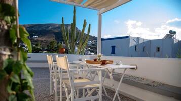 Classic Apartment, Patio, City View | Outdoor dining