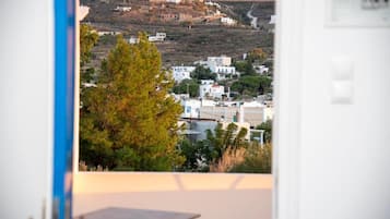 Deluxe-Doppelzimmer, Balkon, eingeschränkter Meerblick | Innenbereich