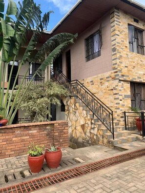 Departamento, balcón, vista al jardín | Exterior