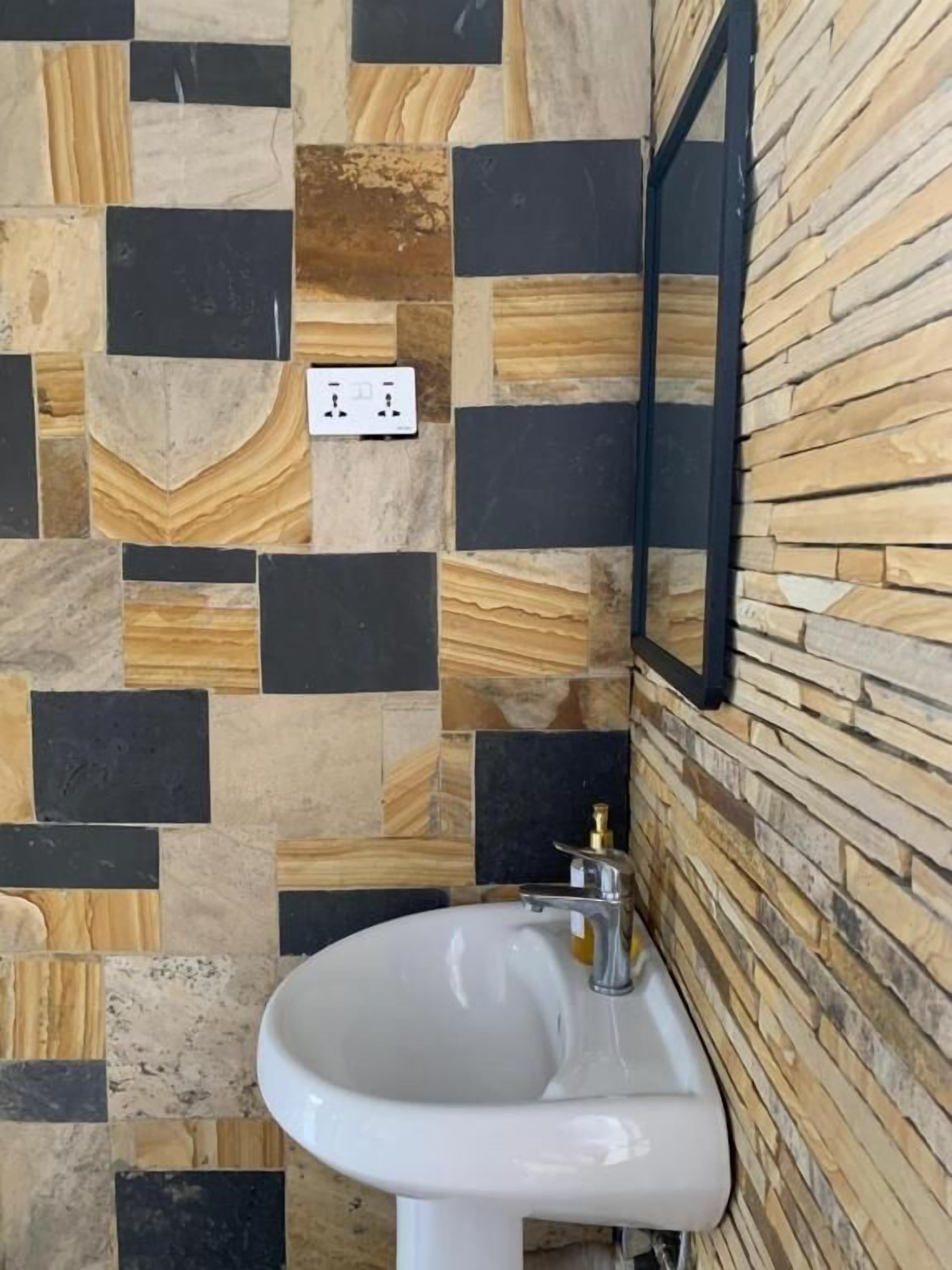 Apartment, Balcony, Garden View | Bathroom | Slippers