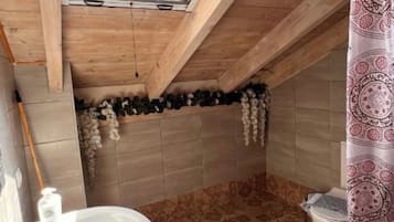 Appartement, 2 chambres, vue sur la colline | Salle de bain