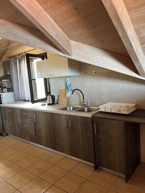 Departamento, 2 habitaciones, vista a la colina | Cocina privada