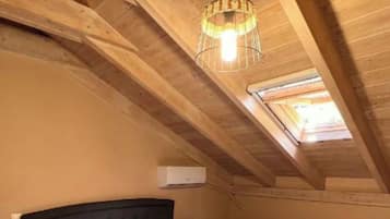 Appartement, 2 chambres, vue sur la colline | Accès au Wi-Fi (inclus)